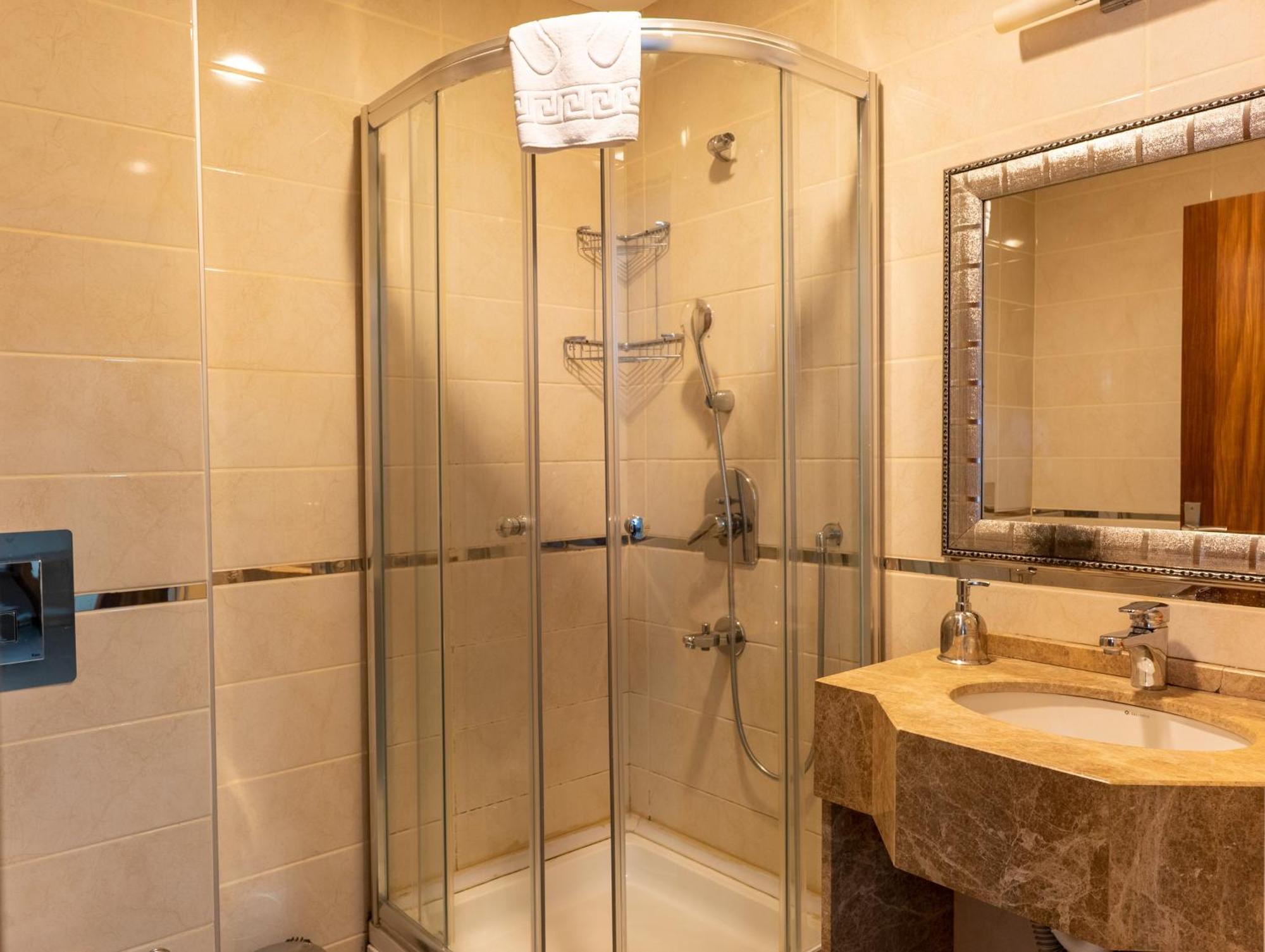 Grand Karot Hotel Γιάλοβα Εξωτερικό φωτογραφία
